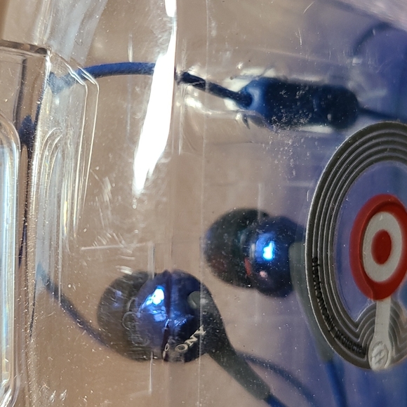 Sony tangle free serrated cord stereo headphones for Android - Picture 3 of 3